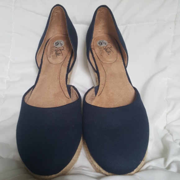 Life Stride Shoes - Life stride navey blue slip on shoe.